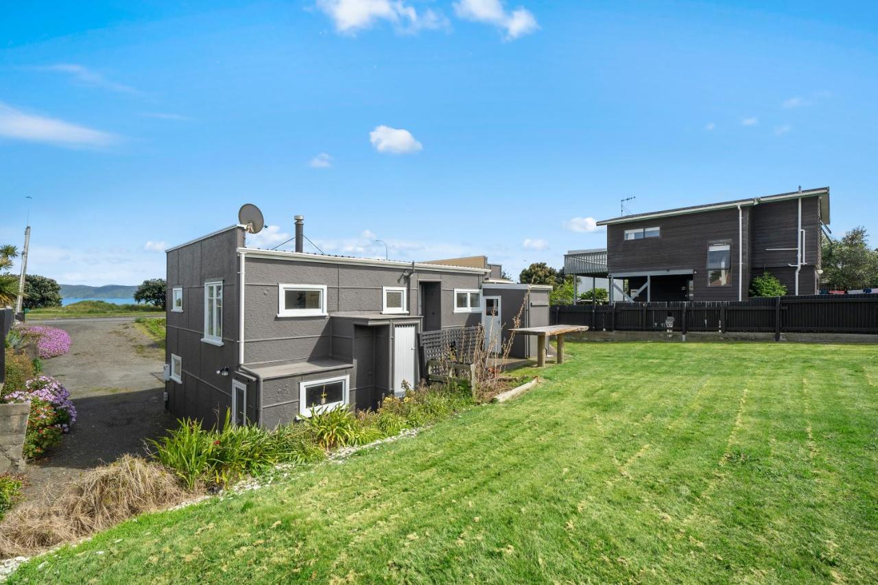 The Green Trout - Paraparaumu Beach Holiday Home 외부 사진