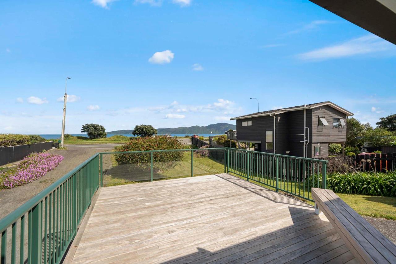 The Green Trout - Paraparaumu Beach Holiday Home 외부 사진